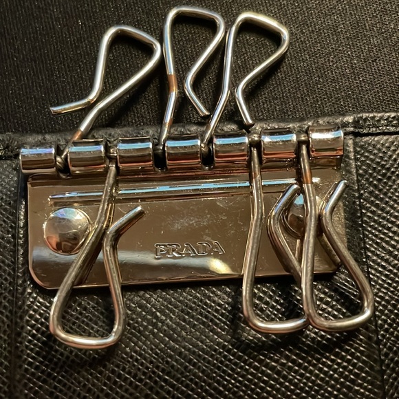 Prada Key Holder Saffiano - Picture 8 of 8